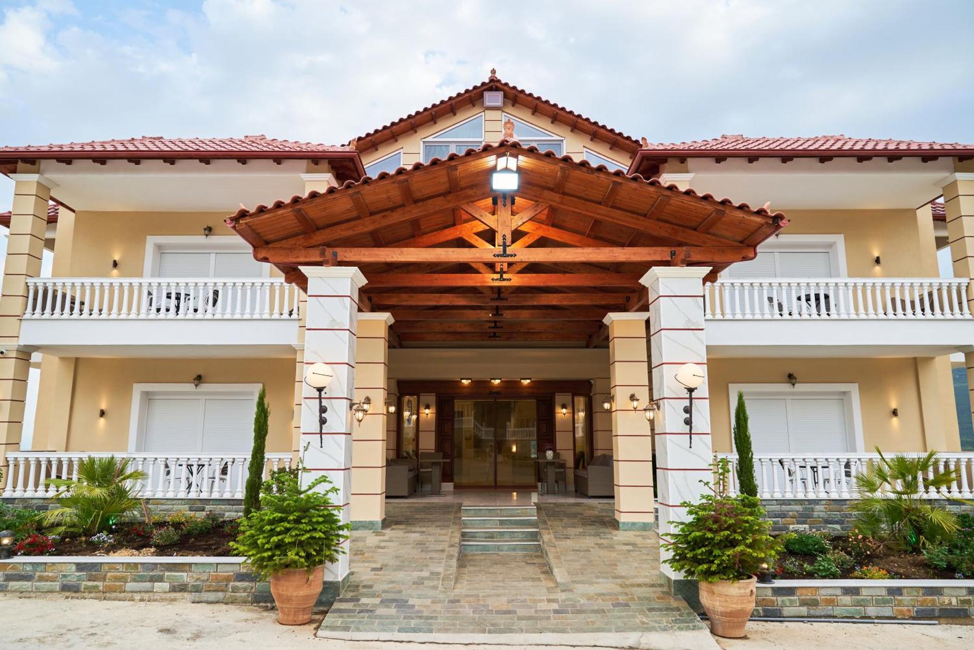 Famissi Sofita 7 Aparthotel Калампака Екстериор снимка